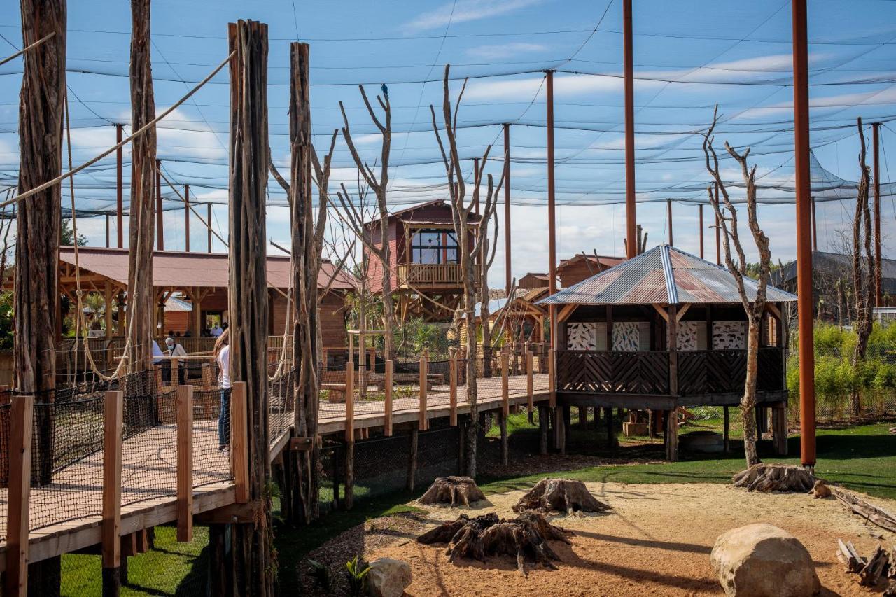 Parrot World - Les Lodges Crecy-la-Chapelle Ngoại thất bức ảnh